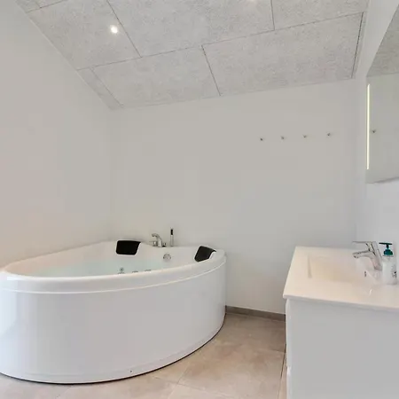 Juho - 900m From The Sea By Interhome Feriehus